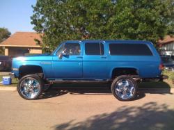 CHEVROLET SUBURBAN blue