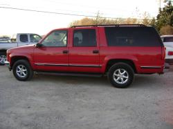 CHEVROLET SUBURBAN red