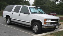 CHEVROLET SUBURBAN white