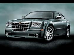 CHRYSLER 300C green