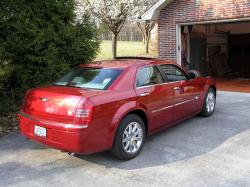 CHRYSLER 300C red