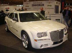 CHRYSLER 300C white