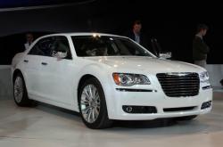 CHRYSLER 300C white