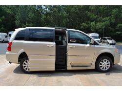 CHRYSLER GRAND CARAVAN white