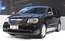 CHRYSLER GRAND VOYAGER black