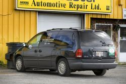 CHRYSLER GRAND VOYAGER brown