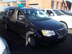 CHRYSLER GRAND VOYAGER green