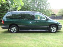 CHRYSLER GRAND VOYAGER green