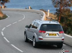 CITROEN C-CROSSER 2.4 interior