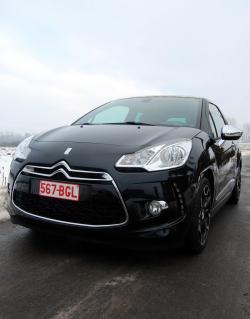 CITROEN DS3 CHIC green