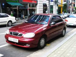 DAEWOO LANOS red