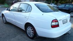 DAEWOO LEGANZA white