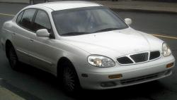 DAEWOO LEGANZA white