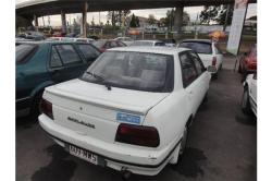 DAIHATSU APPLAUSE white