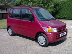 DAIHATSU MOVE red