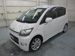 DAIHATSU MOVE white