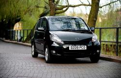 DAIHATSU SIRION black