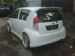 DAIHATSU SIRION white