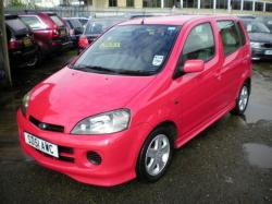 DAIHATSU YRV 1.3 red