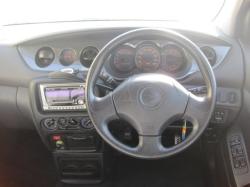 DAIHATSU YRV interior