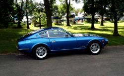 DATSUN 240 Z blue