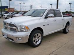 DODGE 2500 white