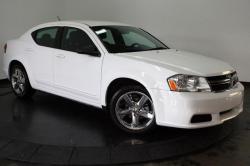 DODGE AVENGER SE white