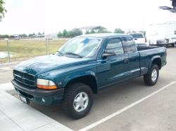 DODGE DAKOTA green