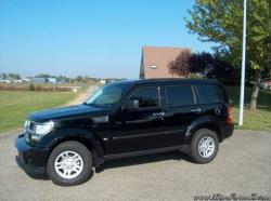 DODGE NITRO black