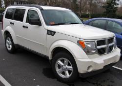 DODGE NITRO white