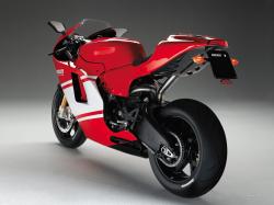 ducati desmosedici rr