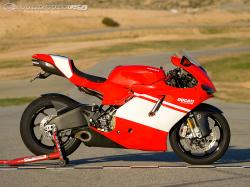 ducati desmosedici rr