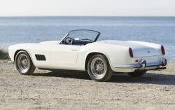 FERRARI CALIFORNIA 250 white