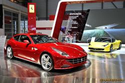 FERRARI FF red