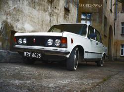 FIAT 125 white