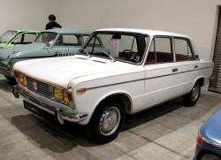 FIAT 125 white