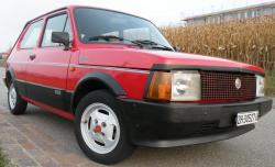 FIAT 127 red