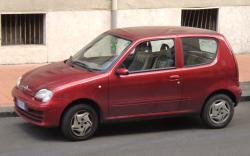FIAT 600 red