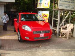 FIAT PUNTO red