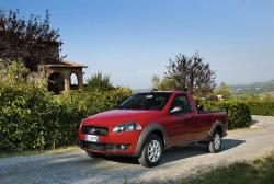 FIAT STRADA red