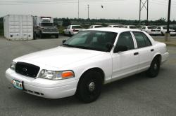 FORD CROWN VICTORIA white