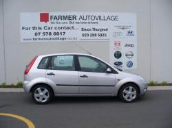 FORD FESTIVA silver