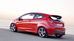 FORD FIESTA red