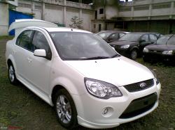 FORD FIESTA white