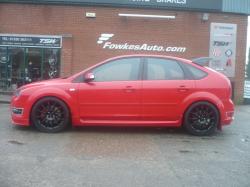 FORD FOCUS ST red