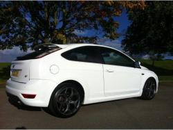 FORD FOCUS ST white