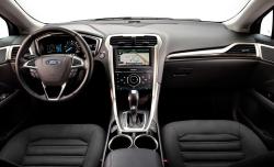 FORD FUSION interior