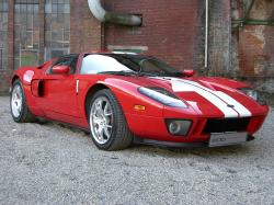 FORD GT red
