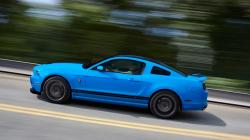 FORD MUSTANG blue