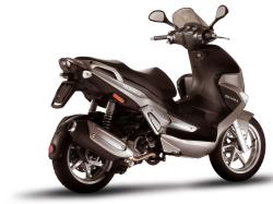 gilera runner